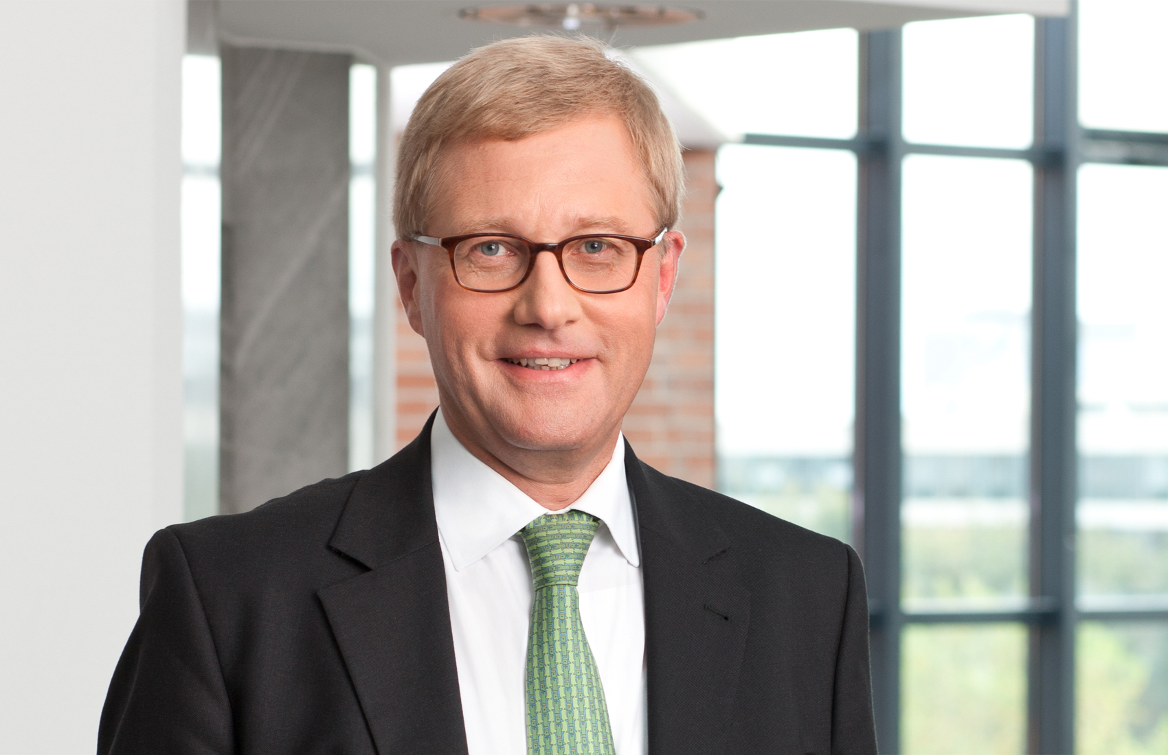 Dr. Michael Pickel